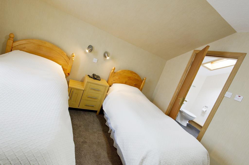 Nethercliffe Hotel Уик Номер фото